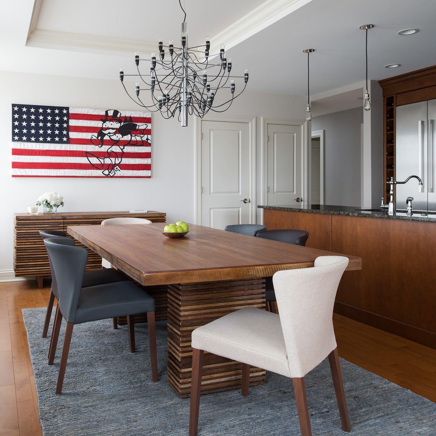 Matte Black Metal Chandelier — Modern Sculptural Statement - LumoTrot