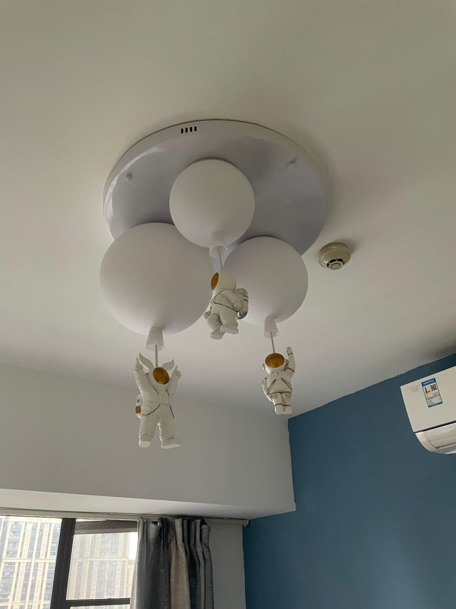 Polyester Astronaut Pendant Light — Whimsical Nursery Glow