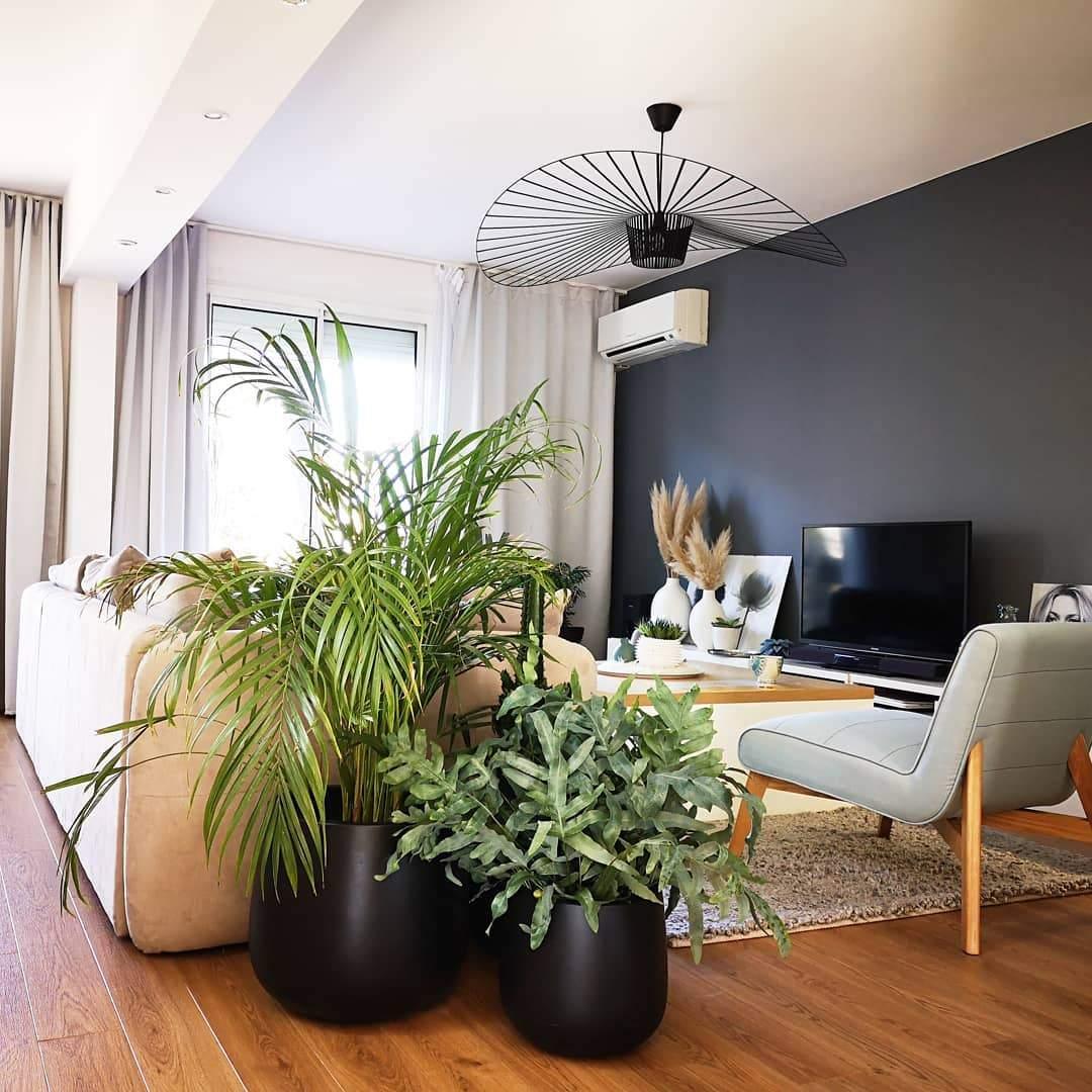 Metal Wire Pendant Light — Modern Organic Ambiance