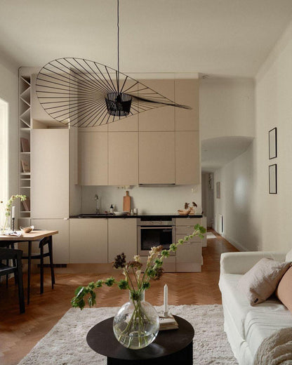 Metal Wire Pendant Light — Modern Organic Ambiance