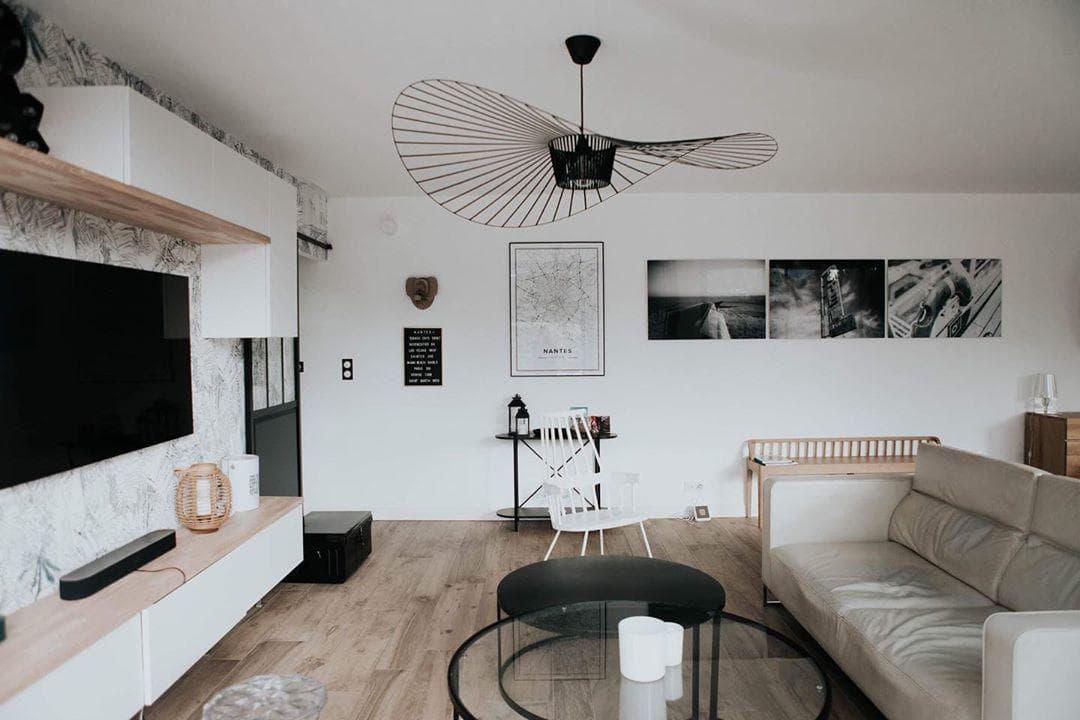 Metal Wire Pendant Light — Modern Organic Ambiance