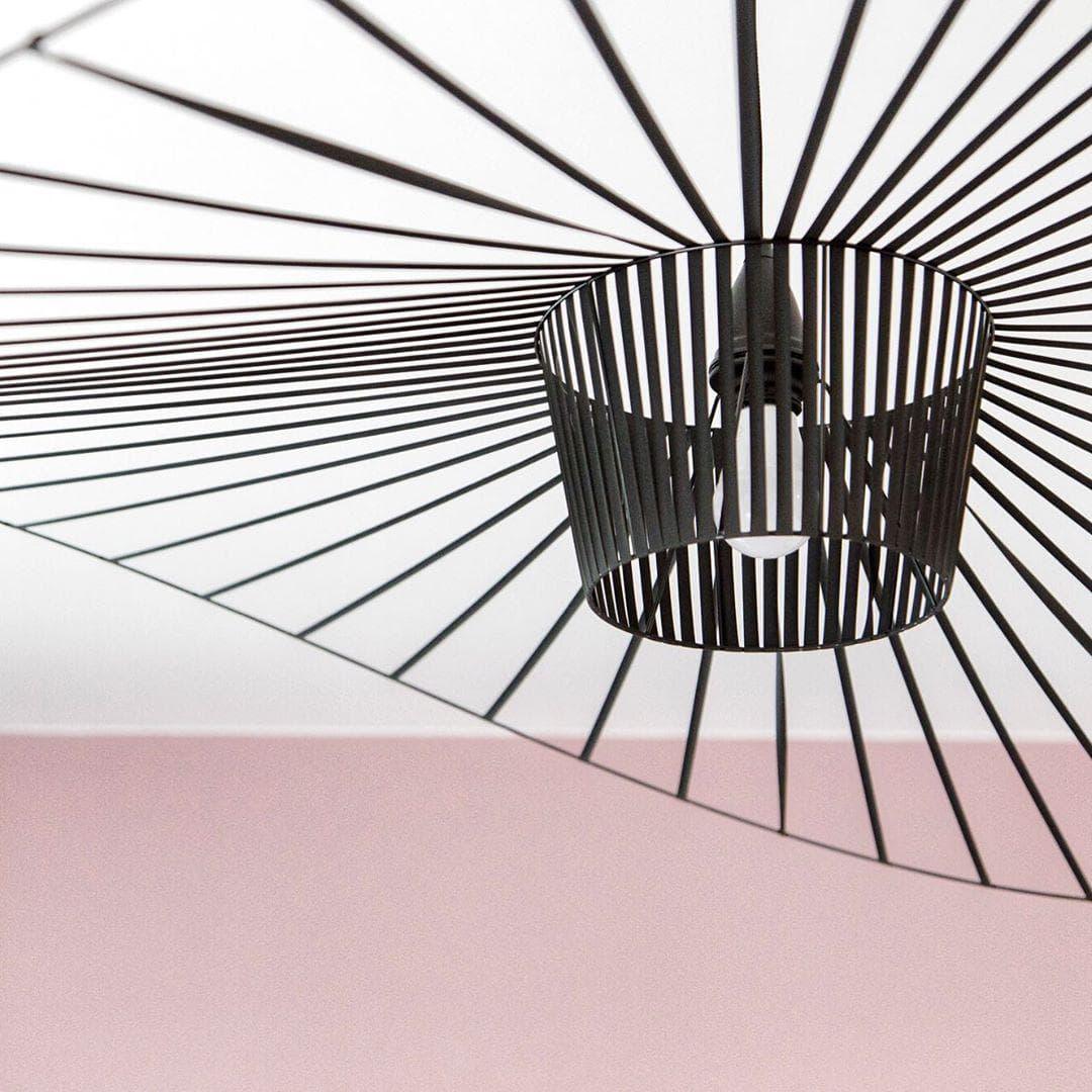 Metal Wire Pendant Light — Modern Organic Ambiance