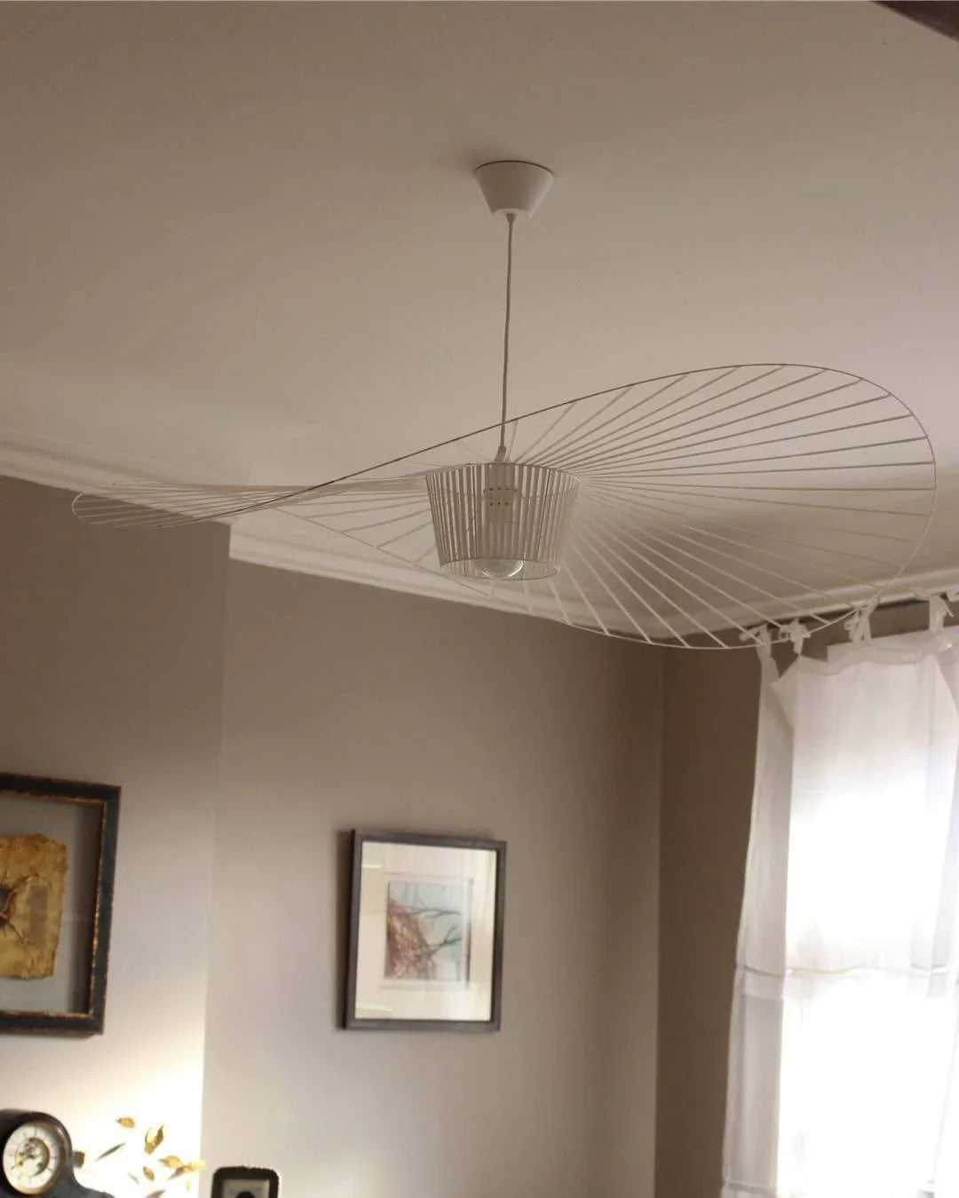 Metal Wire Pendant Light — Modern Organic Ambiance