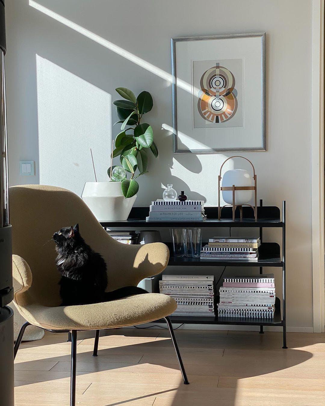 Wood & Glass Lantern Lamp — Soft Ambiance