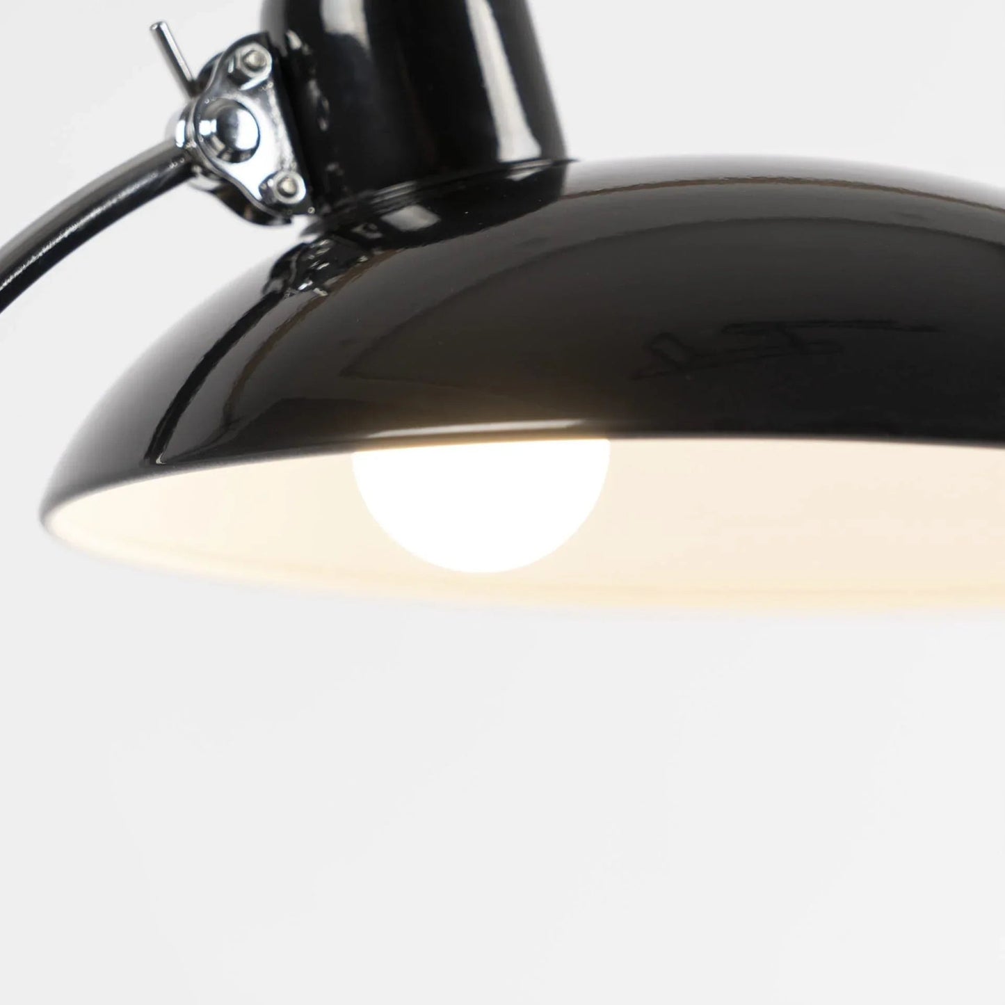 Metal Dome Table Lamp — Mid-Century Modern Desk Light - LumoTrot