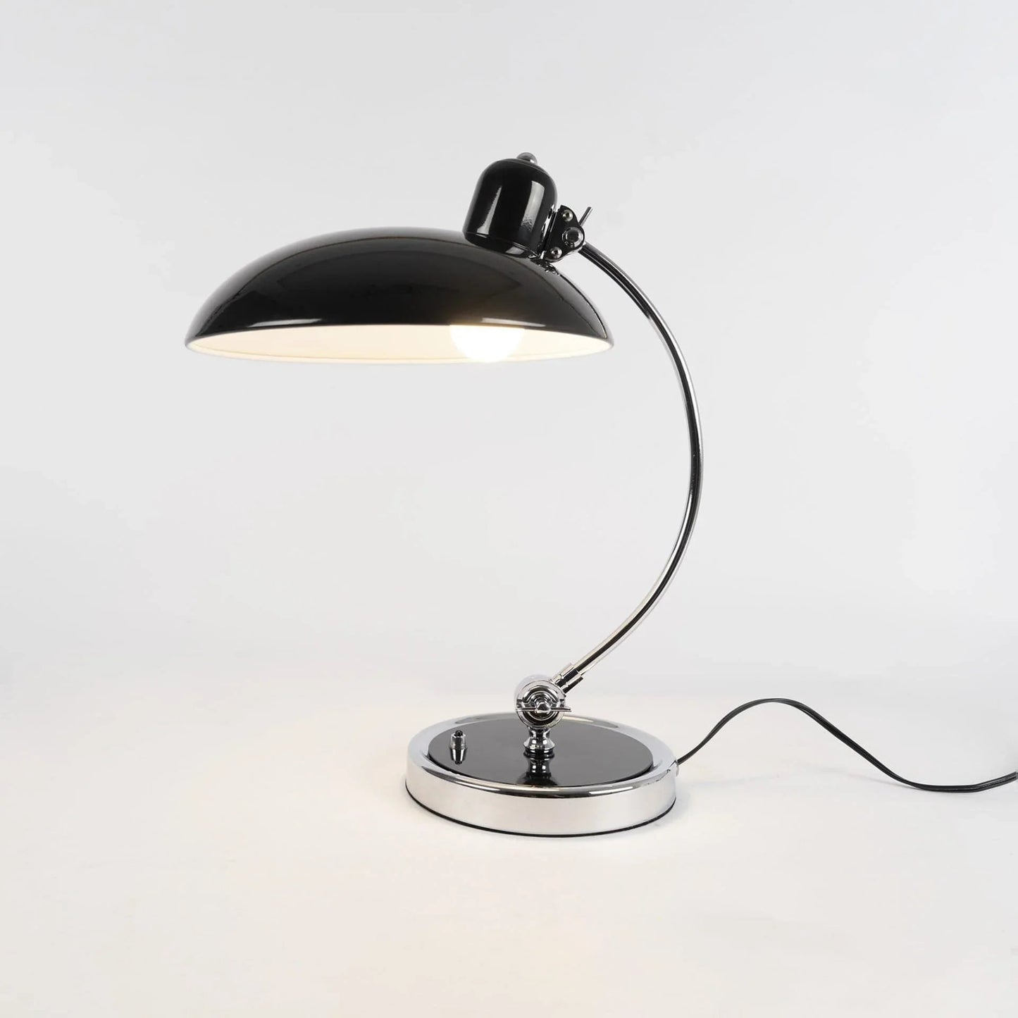 Metal Dome Table Lamp — Mid-Century Modern Desk Light - LumoTrot