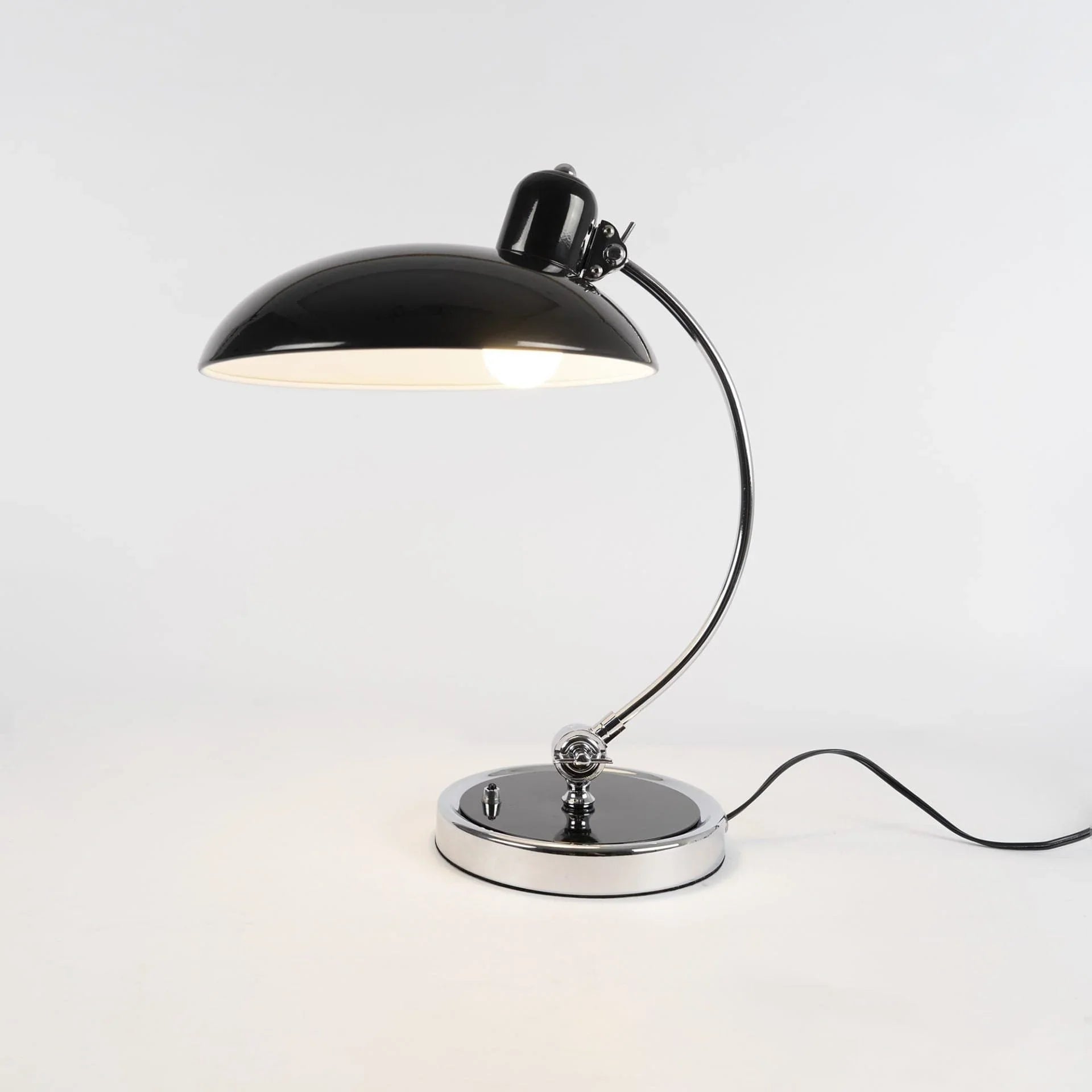 Metal Dome Table Lamp — Mid-Century Modern Desk Light - LumoTrot