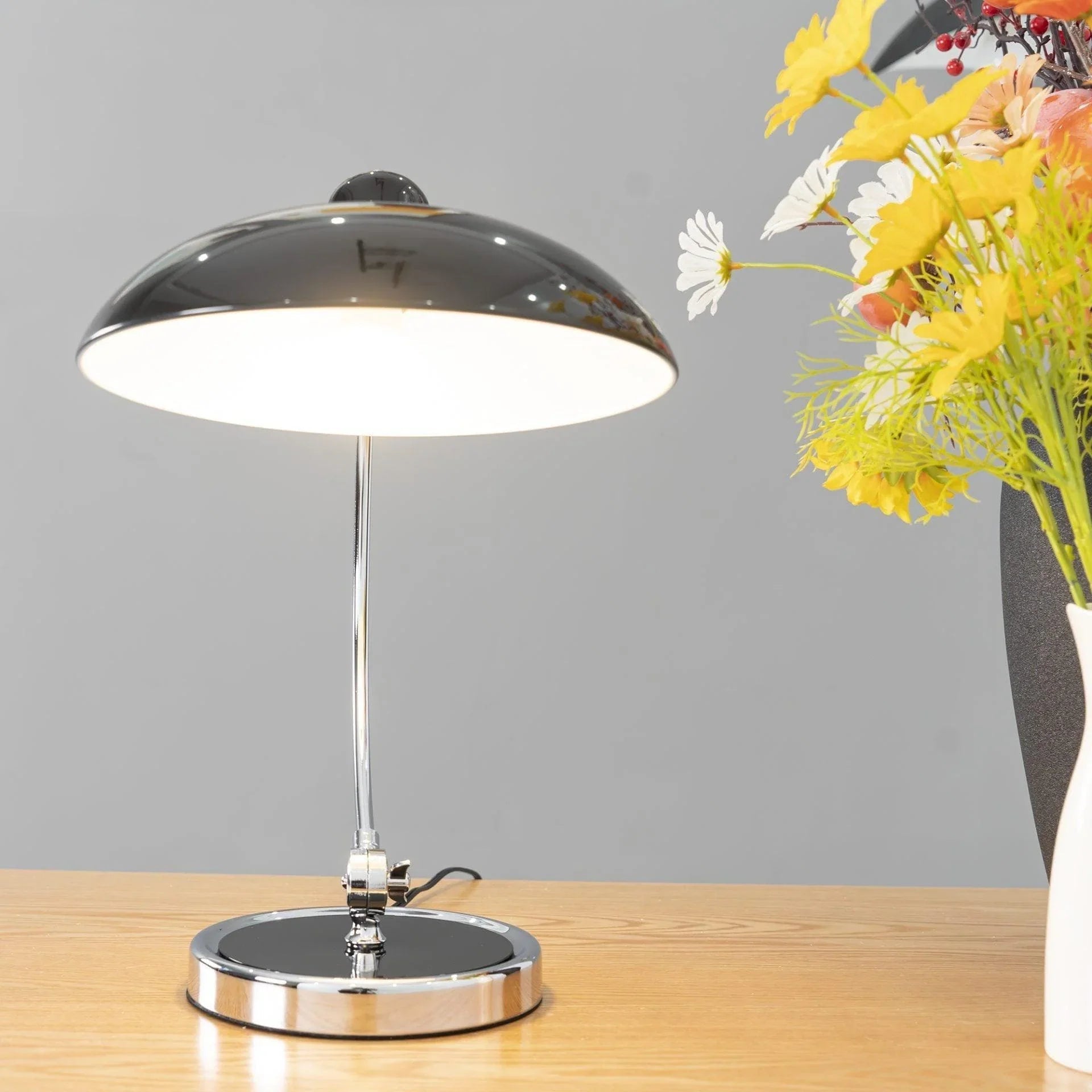 Metal Dome Table Lamp — Mid-Century Modern Desk Light - LumoTrot