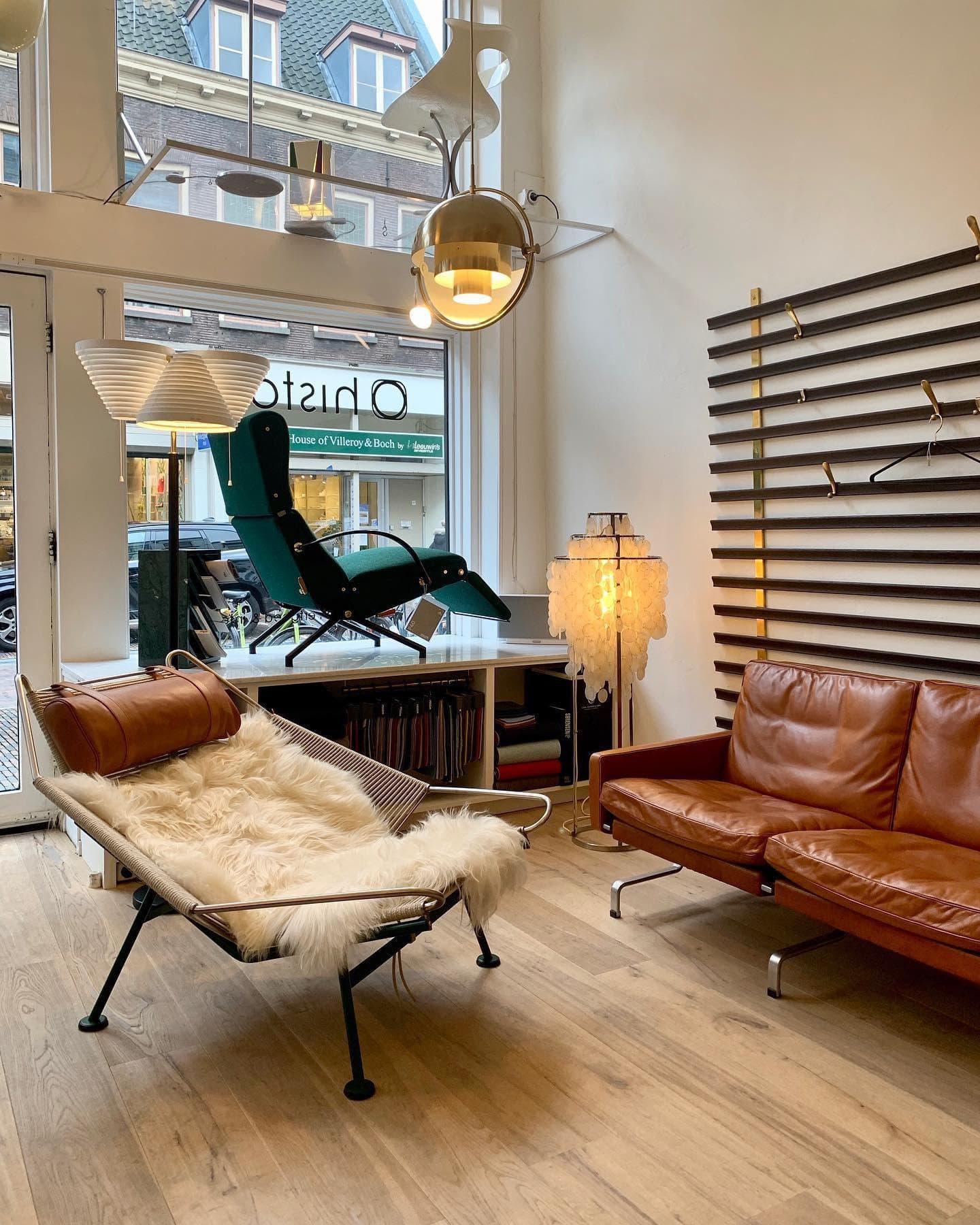 Brass Pendant Light — Modern Statement Ambiance