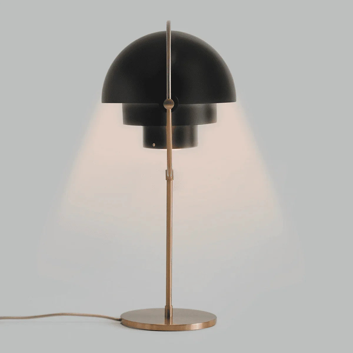 Brass Globe Table Lamp — Mid-Century Modern Ambiance - LumoTrot