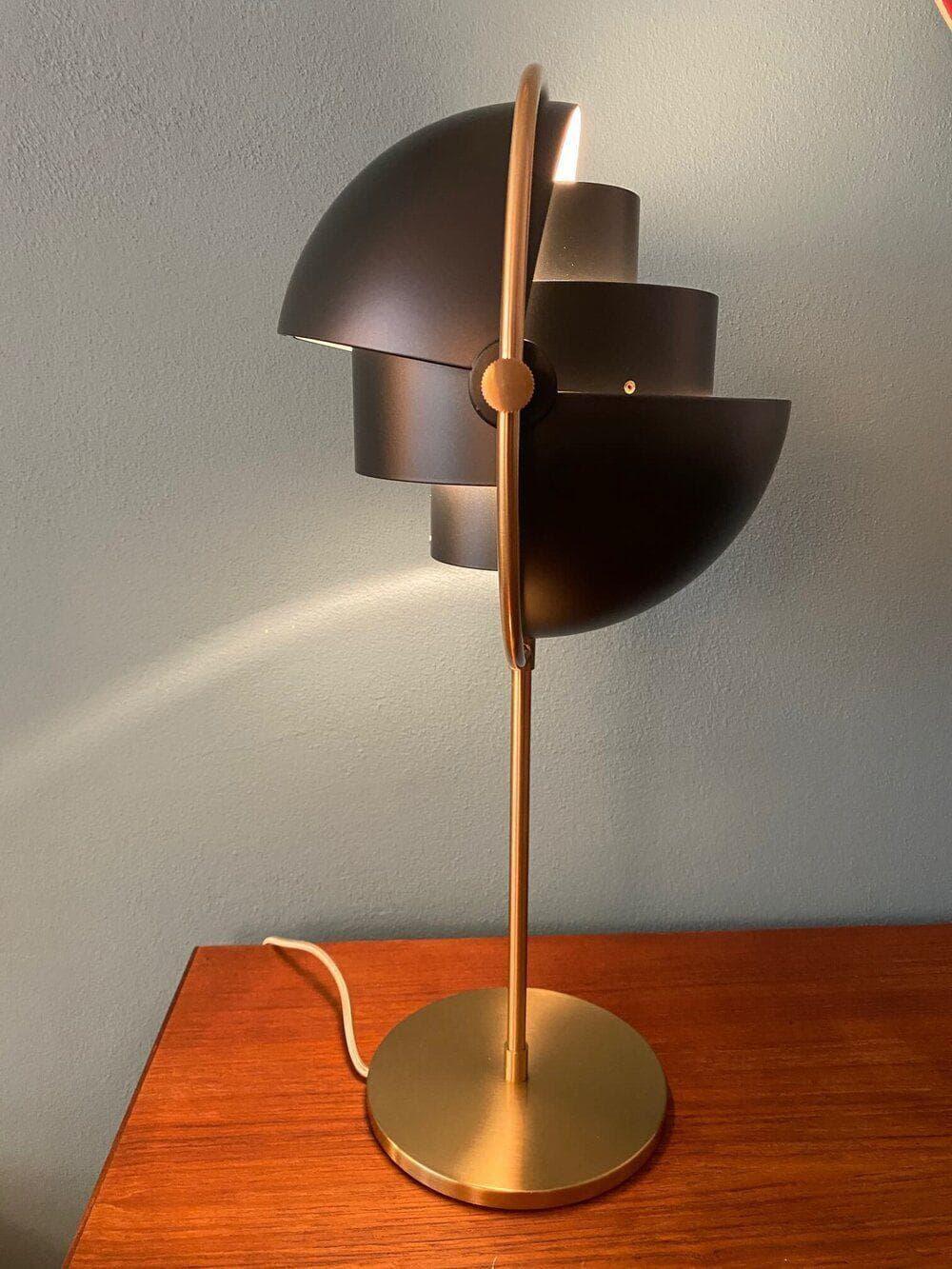 Brass Globe Table Lamp — Mid-Century Modern Ambiance - LumoTrot