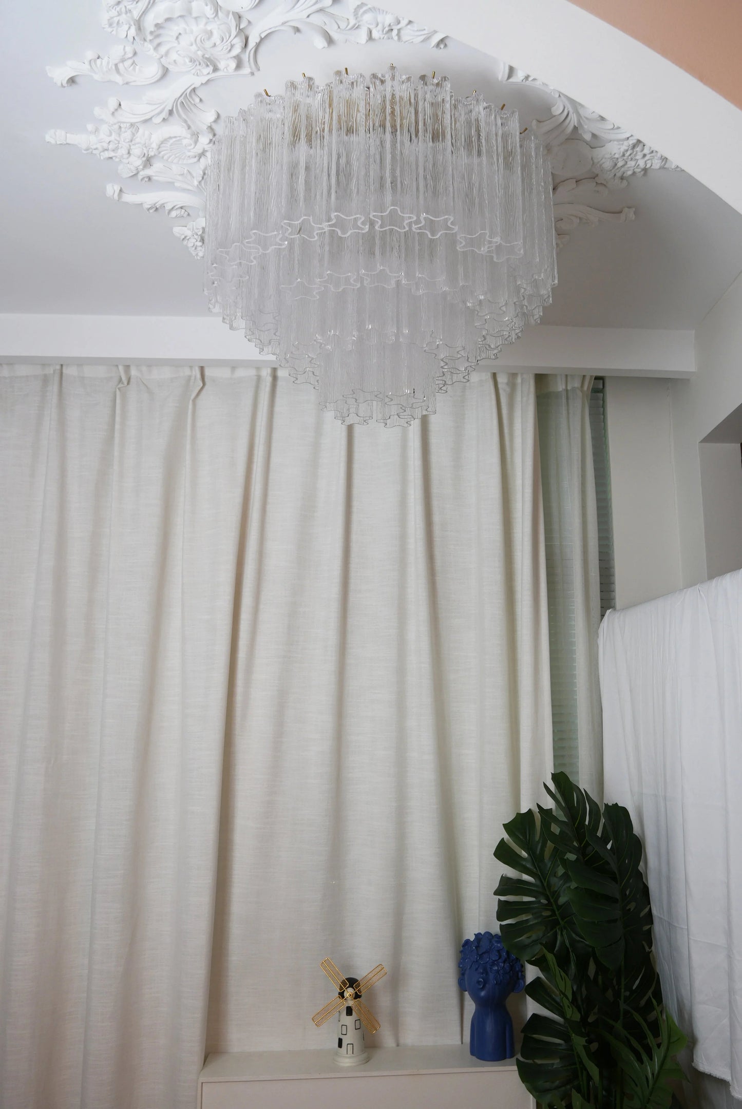 Textured Glass Ceiling Light — Art Deco Elegance - LumoTrot
