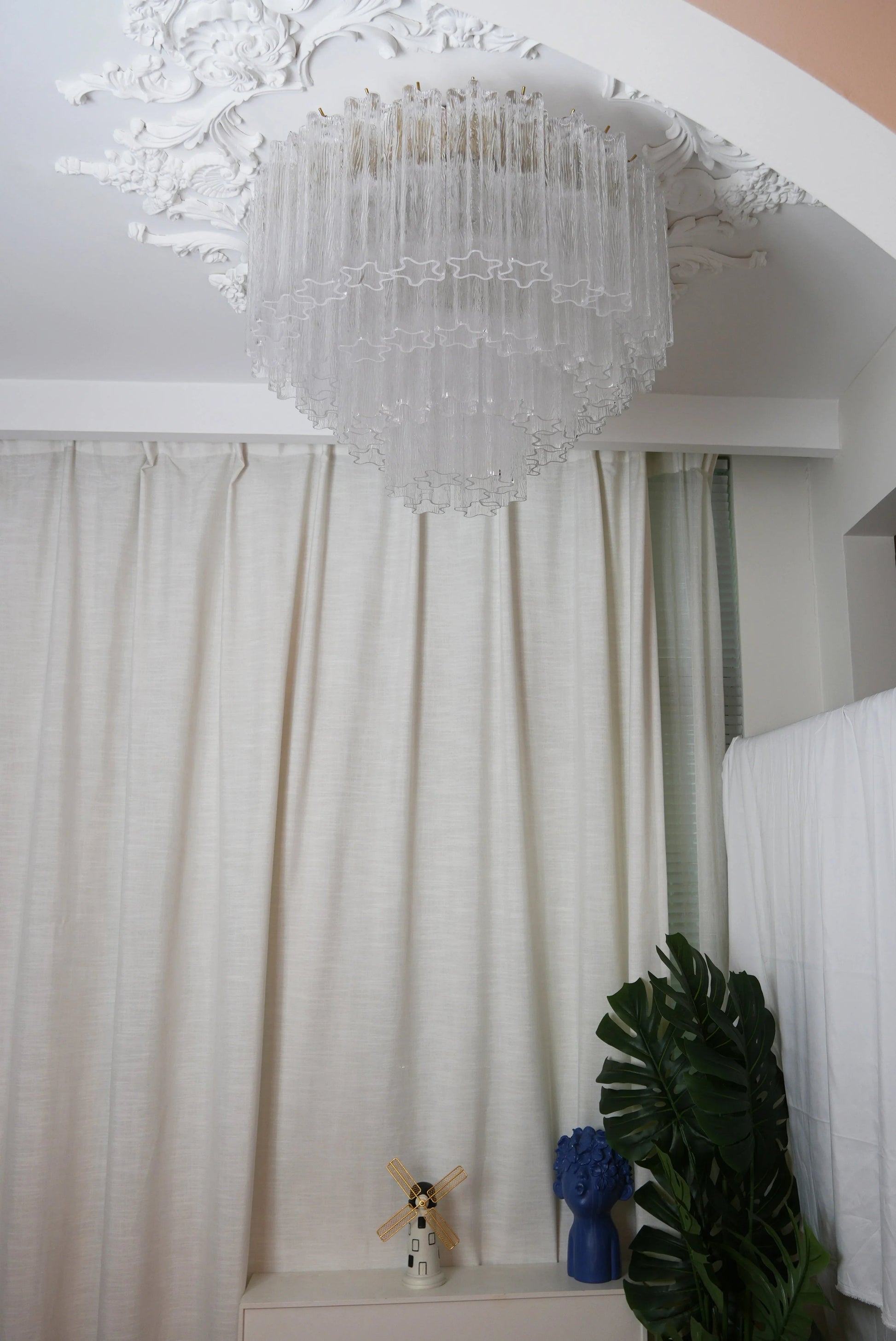 Textured Glass Ceiling Light — Art Deco Elegance - LumoTrot